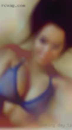 Seeking day time-discrete wanting playdates.